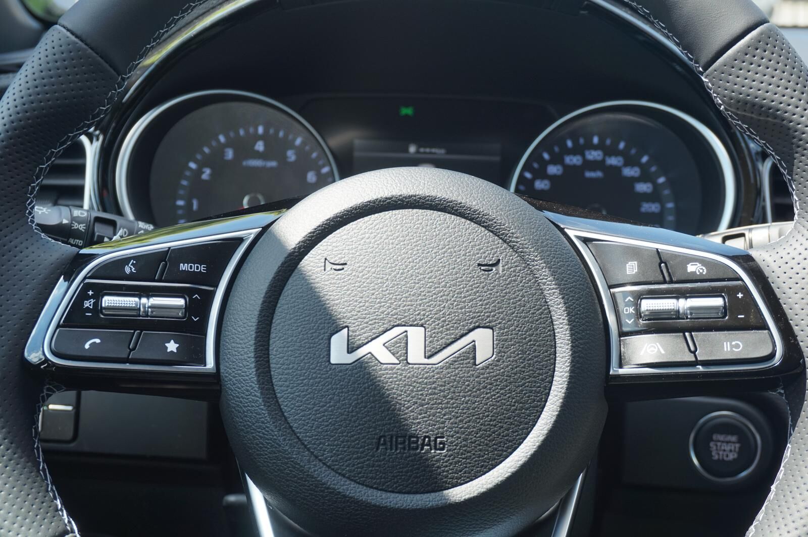 KIA Ceed SW 1.5 TGDI GT-LINE *LED* KAMERA* NAVI* Ansicht 7 für Fahrzeugdetailseite