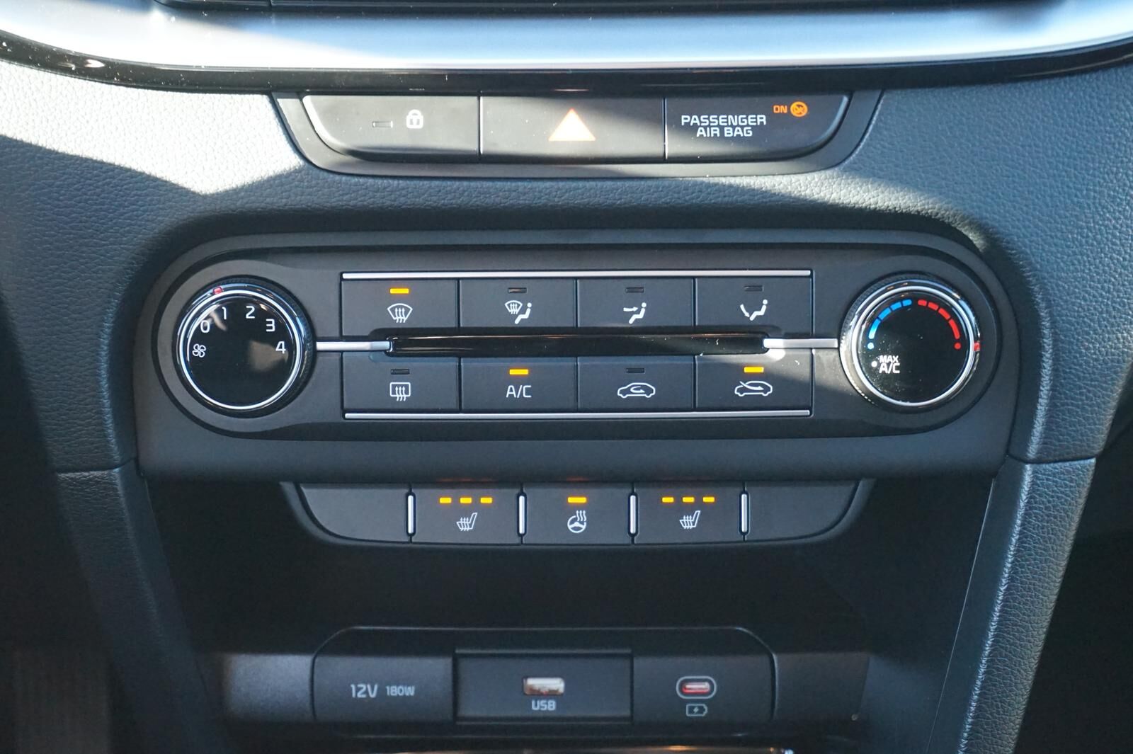 KIA Ceed 1.5 T-GDI Vision *NAVI* KAMERA* PDC* DAB+* Ansicht 11 für Fahrzeugdetailseite