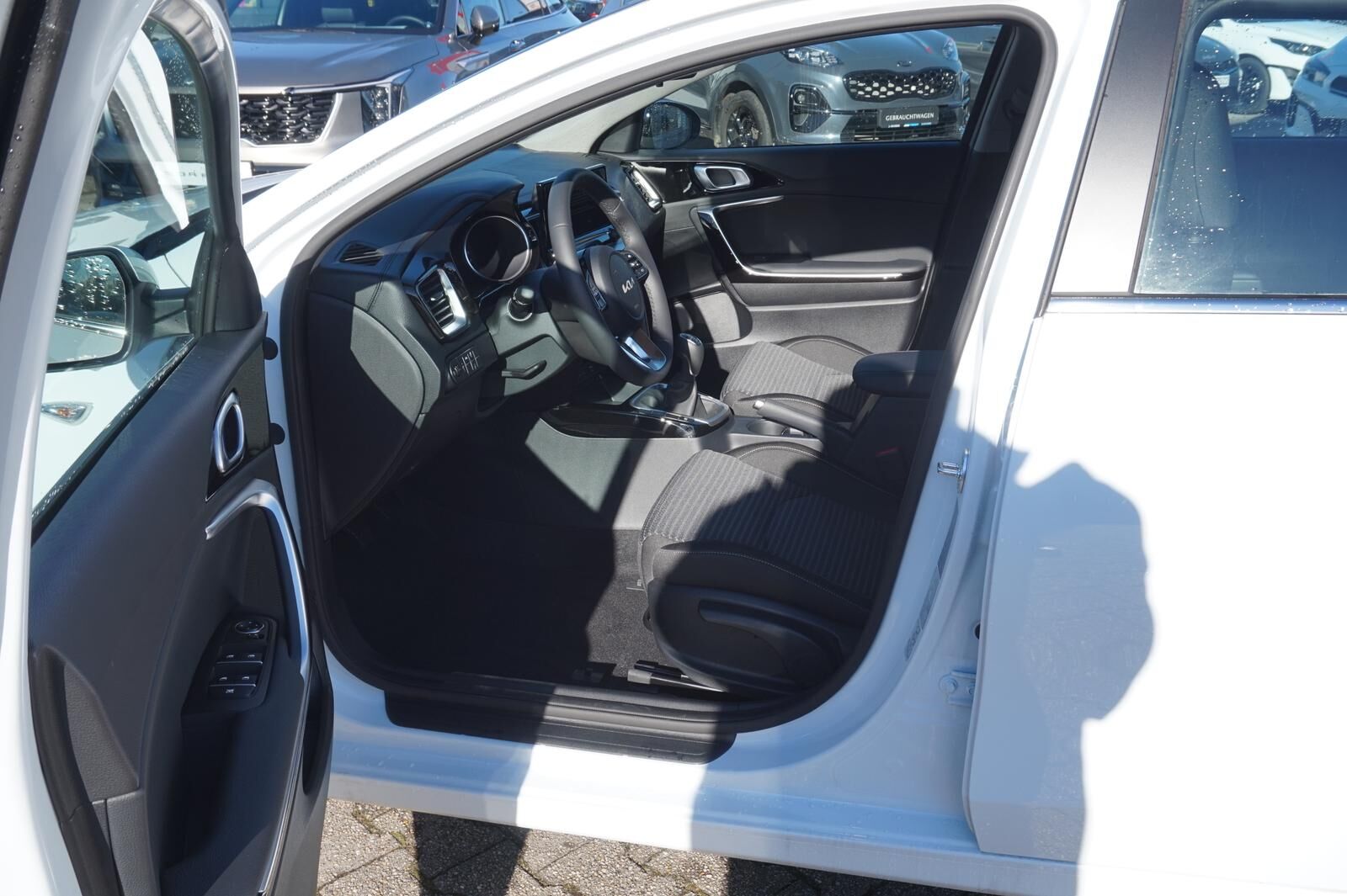 KIA Ceed 1.5 T-GDI Vision *NAVI* KAMERA* PDC* DAB+* Ansicht 13 für Fahrzeugdetailseite