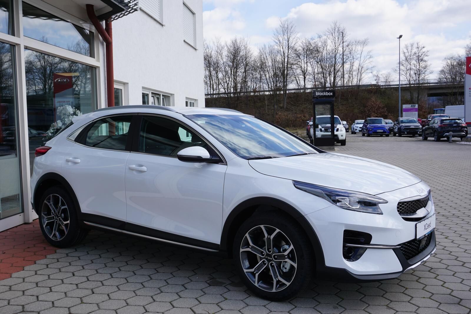 KIA XCeed 1.5 T-GDI SPIRIT *NAVI* KAMERA*LED* Ansicht 5 für Fahrzeugdetailseite