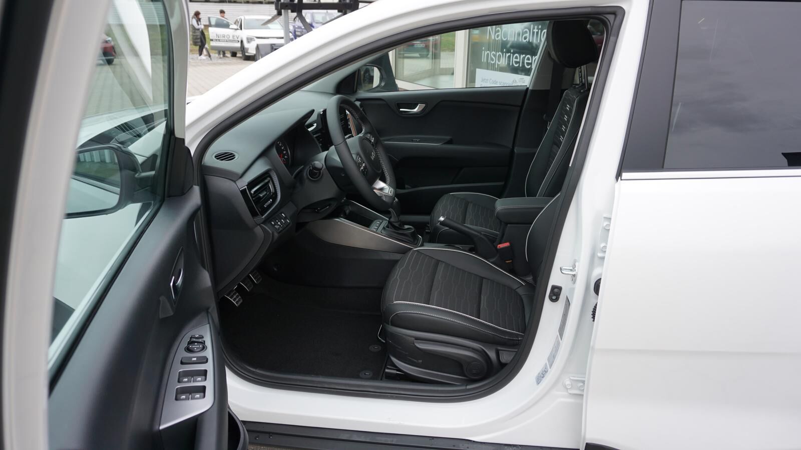 KIA Stonic 1.0T 120 48V GT-LINE *NAVI* LED* KAMERA* Ansicht 13 für Fahrzeugdetailseite