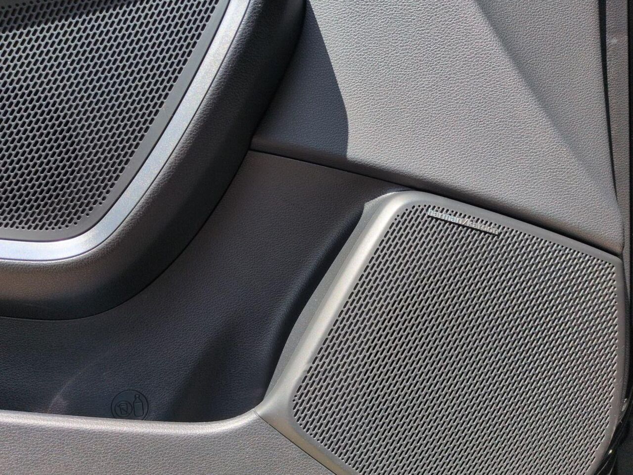 KIA e-Soul SPIRIT 64-kWh-Batterie*LEDER*SOUNDSYSTEM* Ansicht 12 für Fahrzeugdetailseite