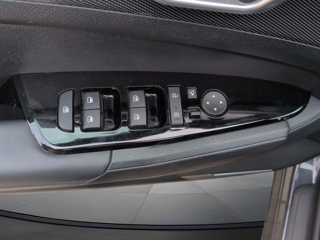 KIA Sportage 1.6l PHEV KOMFORT*ALLRAD*AHK*NAVI*265PS Ansicht 13 für Fahrzeugdetailseite