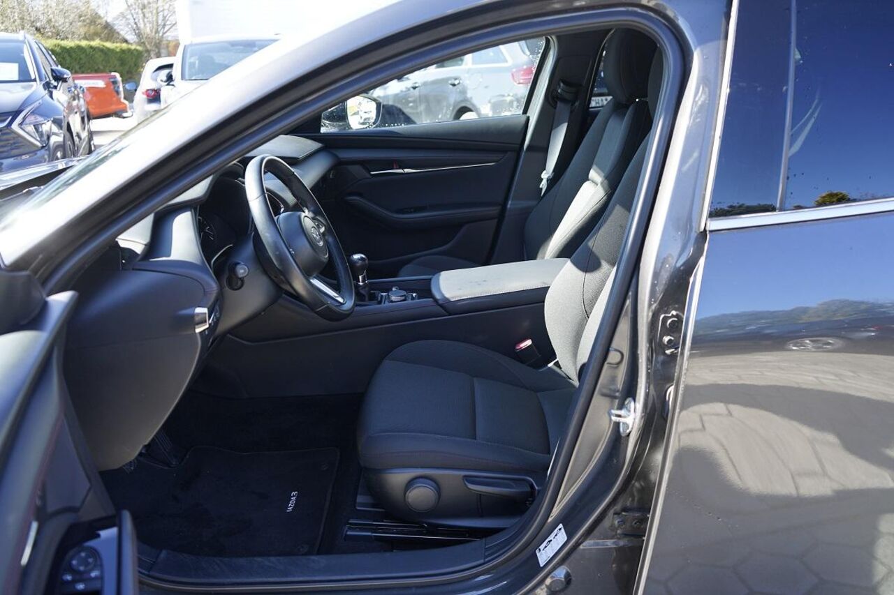 MAZDA 3 2.0l SKYACTIV-G HOMURA 150PS FWD *LED*NAVI* Ansicht 6 für Fahrzeugdetailseite