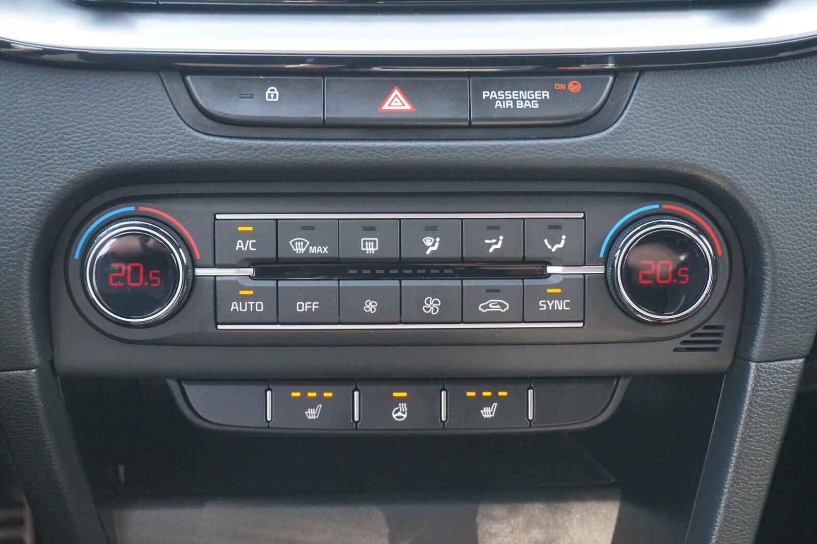 KIA Ceed 1.5 TGDI DCT GT-LINE *LED* KAMERA* NAVI* Ansicht 11 für Fahrzeugdetailseite