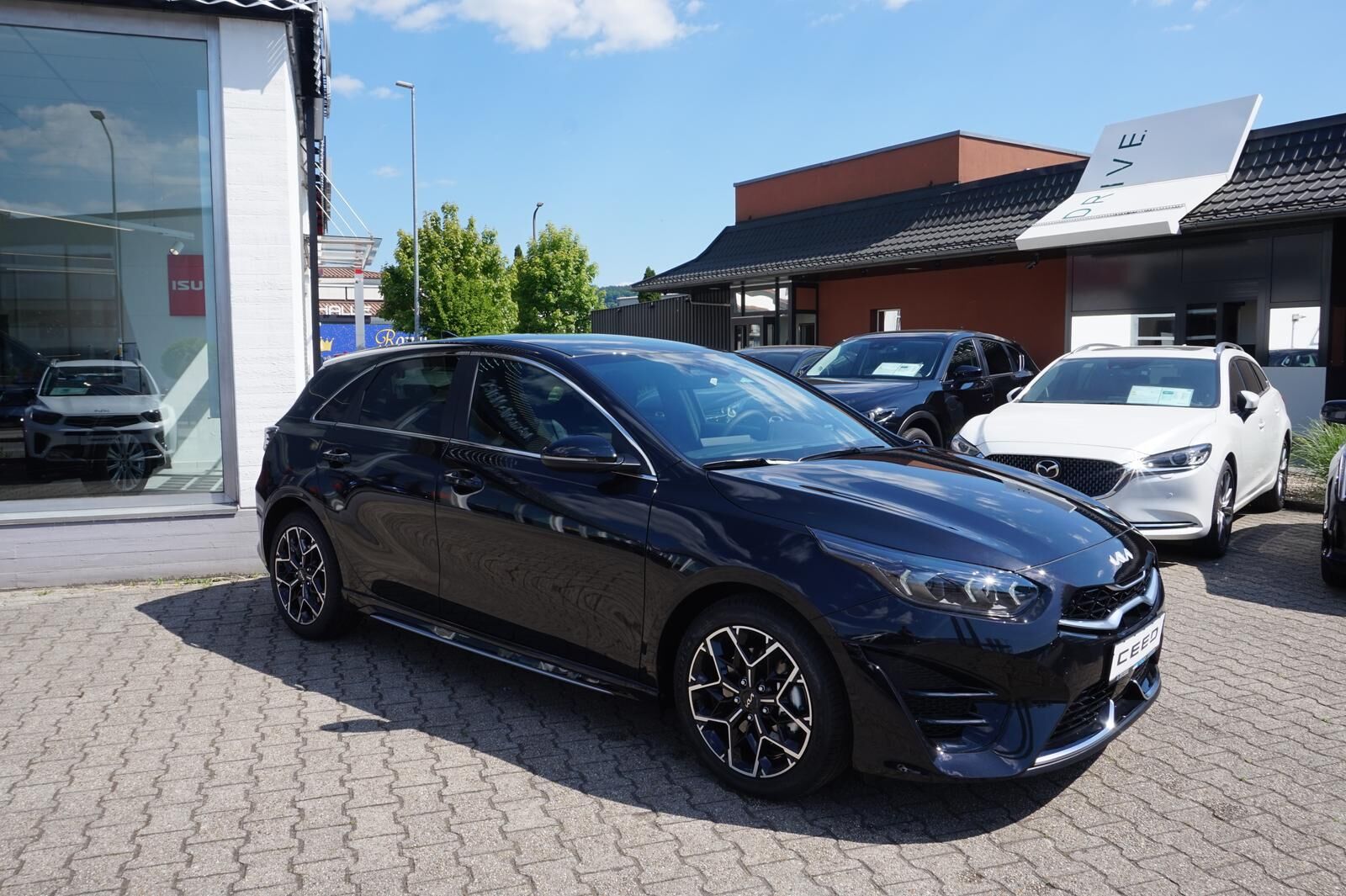 KIA Ceed 1.5 TGDI DCT GT-LINE *LED* KAMERA* NAVI* Ansicht 4 für Fahrzeugdetailseite
