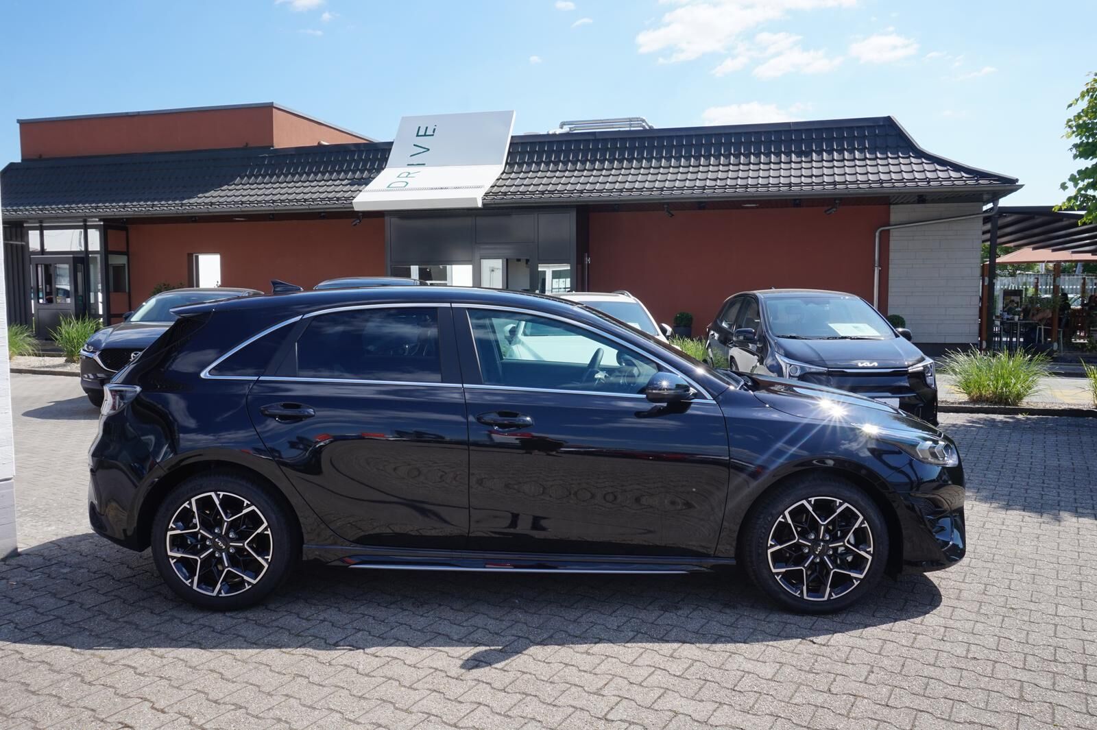 KIA Ceed 1.5 TGDI DCT GT-LINE *LED* KAMERA* NAVI* Ansicht 5 für Fahrzeugdetailseite