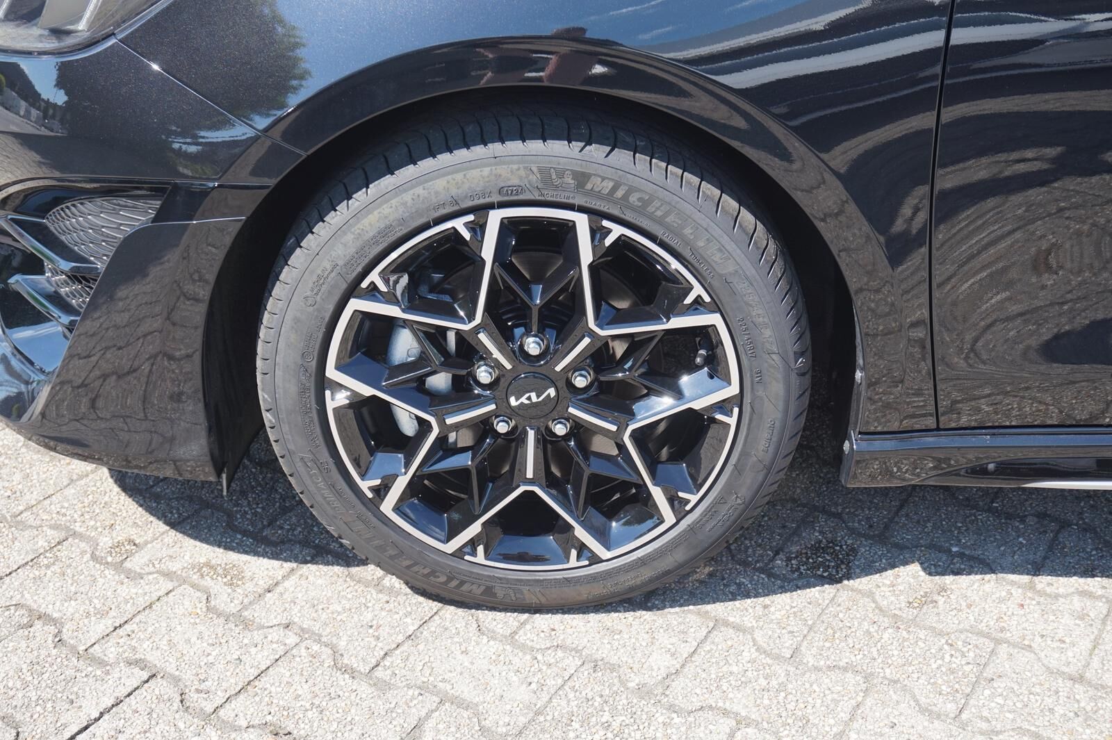 KIA Ceed 1.5 TGDI DCT GT-LINE *LED* KAMERA* NAVI* Ansicht 6 für Fahrzeugdetailseite