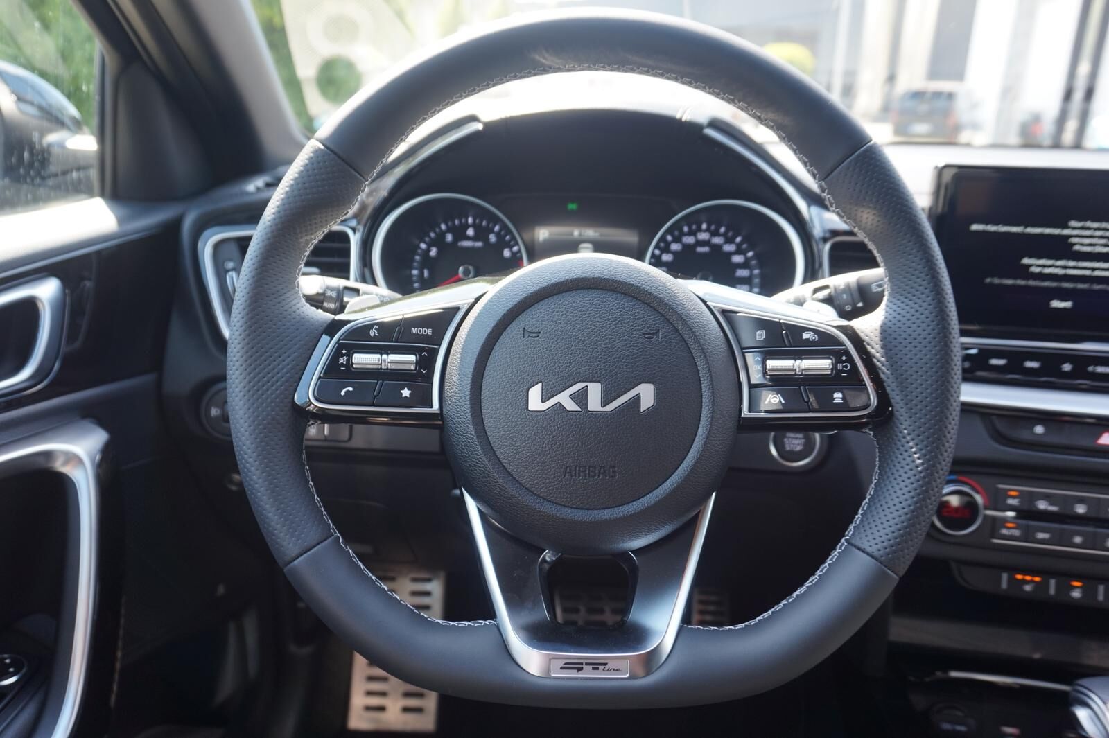 KIA Ceed 1.5 TGDI DCT GT-LINE *LED* KAMERA* NAVI* Ansicht 8 für Fahrzeugdetailseite