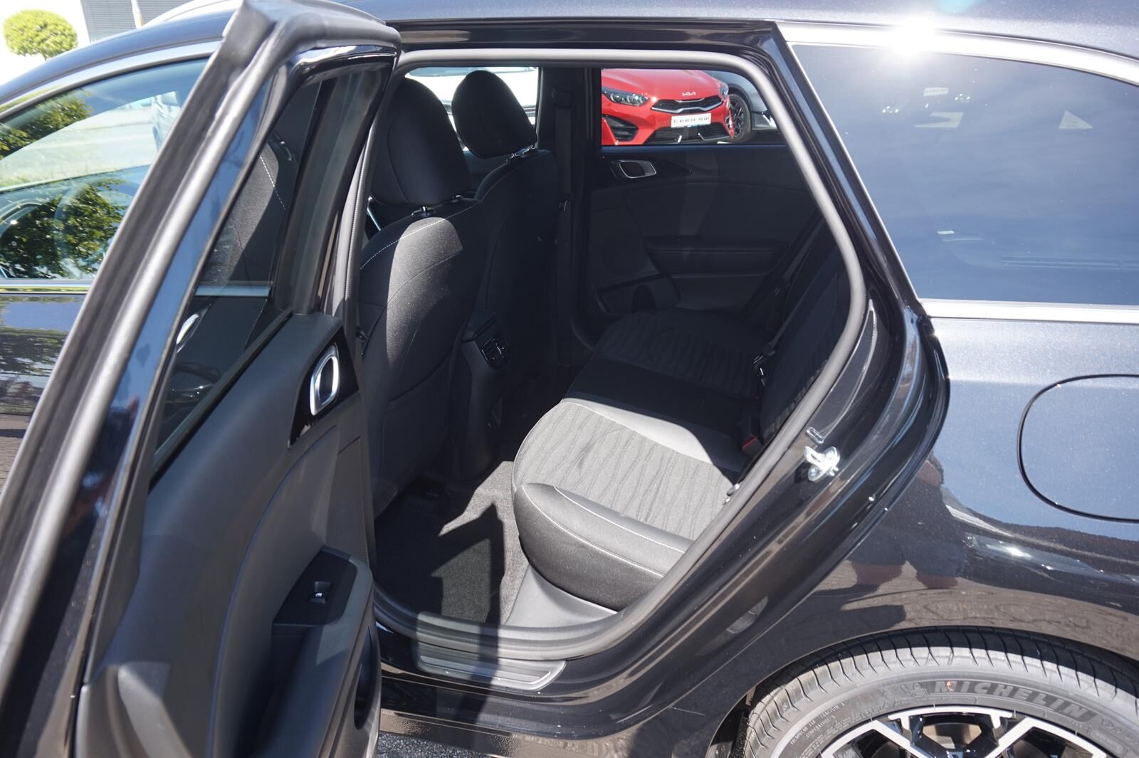 KIA Ceed Sportswagon Ceed SW 1.5 TGDI GT-LINE *LED* NAVI* KAMERA* Ansicht 14 für Fahrzeugdetailseite