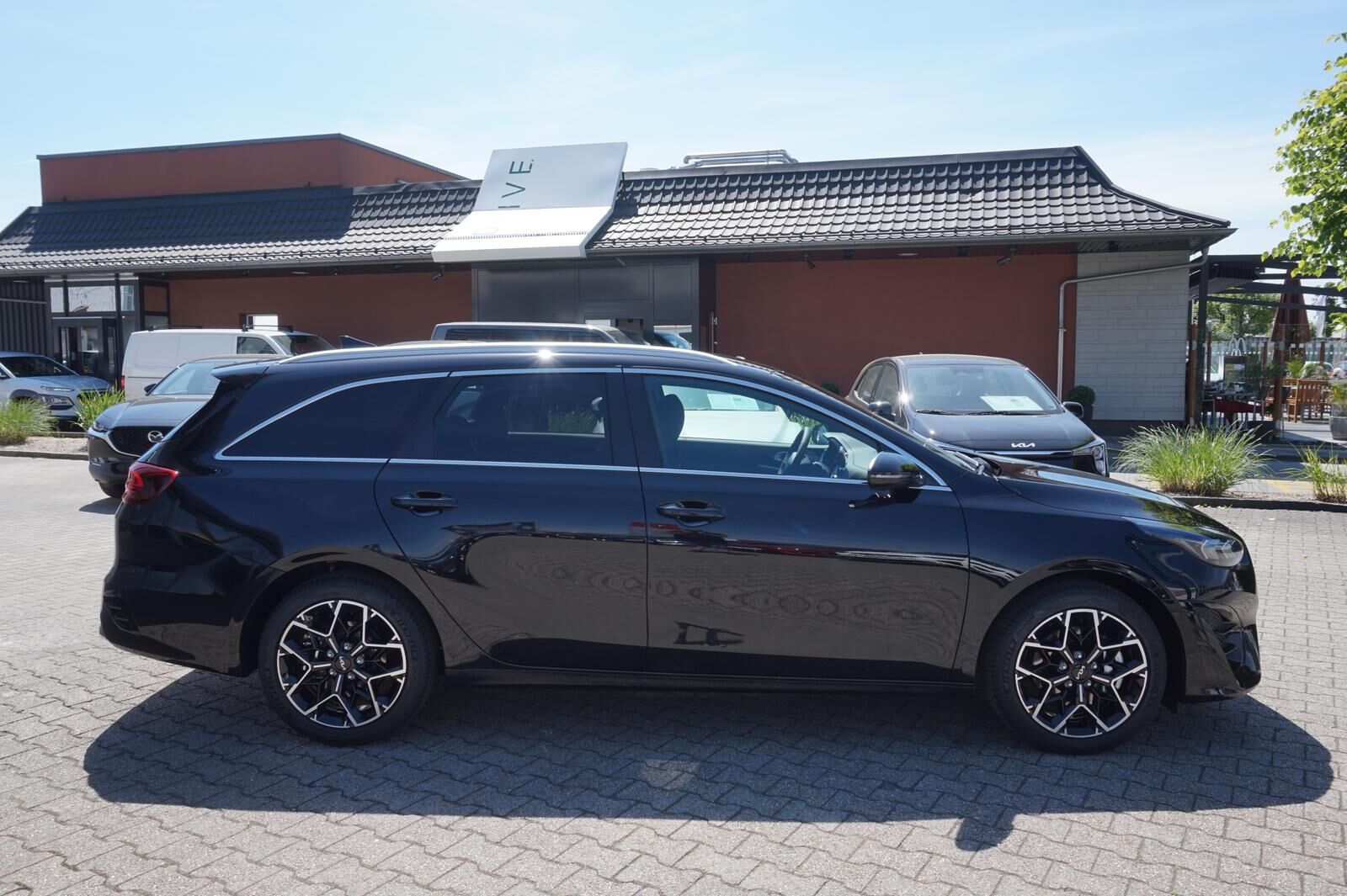 KIA Ceed Sportswagon Ceed SW 1.5 TGDI GT-LINE *LED* NAVI* KAMERA* Ansicht 5 für Fahrzeugdetailseite