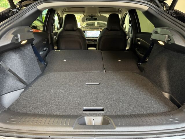 NISSAN Leaf 160 kW 75 kWh Evolve Panorama Navi Soundsystem Bose 360 Kamera Massagesitze ACC Ansicht 16 für Fahrzeugdetailseite