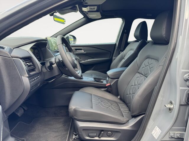 NISSAN Qashqai Tekna HUD Panorama Navi Memory Sitze Soundsystem Bose 360 Kamera LED Dyn. Kurvenlicht Ansicht 11 für Fahrzeugdetailseite