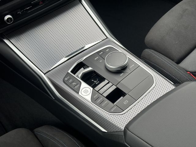 BMW 330 i xDr M Sport Pro HUD ACC SurrView H/K Komf. Sportpaket Bluetooth Navi LED Klima Aktivlenkung PDC Ansicht 14 für Fahrzeugdetailseite