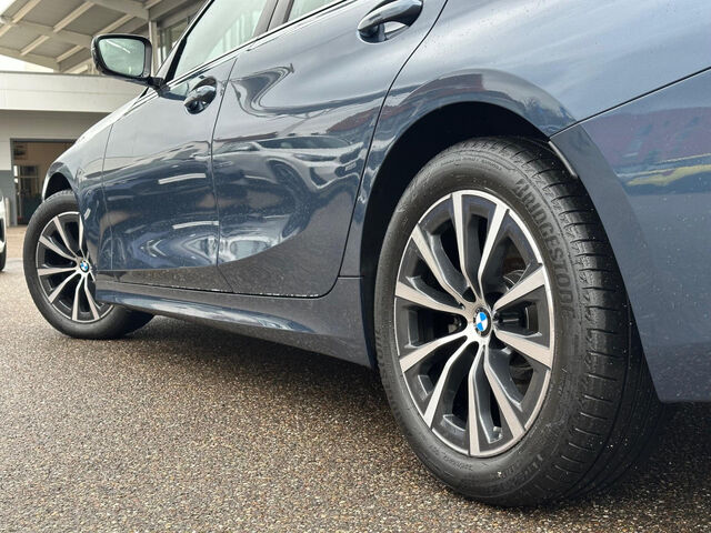 BMW 320 d T. HUD ACC SurView.PanoD.Har/Kard.Lenkradh Bluetooth Navi LED Klima PDC el. Fenster Ansicht 10 für Fahrzeugdetailseite