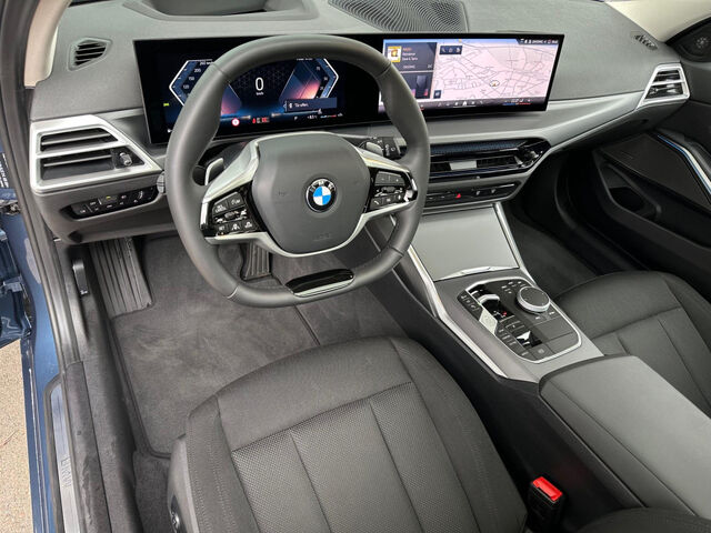 BMW 320 d T. HUD ACC SurView.PanoD.Har/Kard.Lenkradh Bluetooth Navi LED Klima PDC el. Fenster Ansicht 12 für Fahrzeugdetailseite