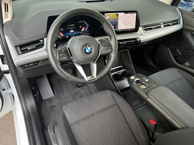 BMW 220 Active Tourer 220d AT. ACC Kamera Ad-LED Lenkh.Navi AHK 17 Bluetooth Klima PDC el. Fenster Ansicht 12 für Fahrzeugdetailseite
