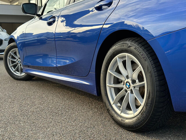 BMW 320 d M Sport ACC Kamera LED HiFi Leder AHK 18 Sportpaket Bluetooth Navi Vollleder Klima Aktivlenkung Ansicht 9 für Fahrzeugdetailseite