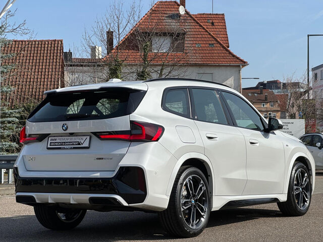 BMW X1 x23d M Sport ACC HUD SurView Har/Kar.AHK 19 Sportpaket Bluetooth Navi LED Vollleder Klima PDC el. Ansicht 7 für Fahrzeugdetailseite