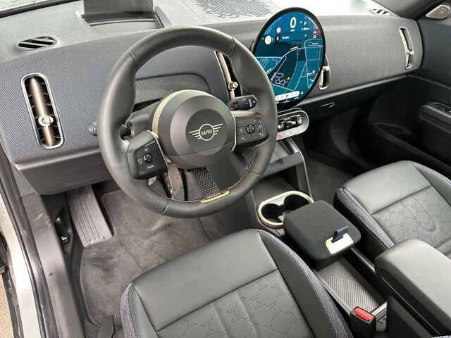 MINI Cooper D Countryman Countryman D HUD Navi Kamera H/K PanoD.Lenkh.19 Bluetooth Head Up Display LED Klima Einparkhilfe el. Ansicht 12 für Fahrzeugdetailseite