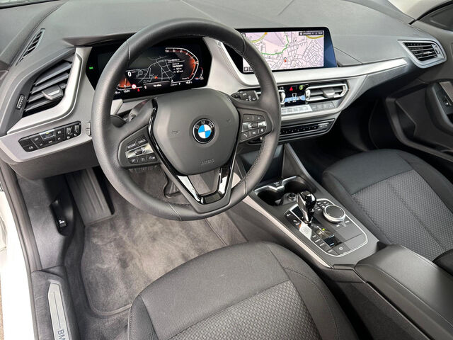BMW 118 d Kamera LED Live-Prof DAB Sitzh.Lordose 17 Bluetooth Navi Klima PDC el. Fenster Ansicht 11 für Fahrzeugdetailseite