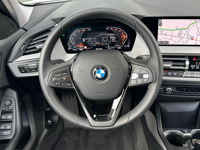 BMW 118 d Kamera LED Live-Prof DAB Sitzh.Lordose 17 Bluetooth Navi Klima PDC el. Fenster Ansicht 13 für Fahrzeugdetailseite