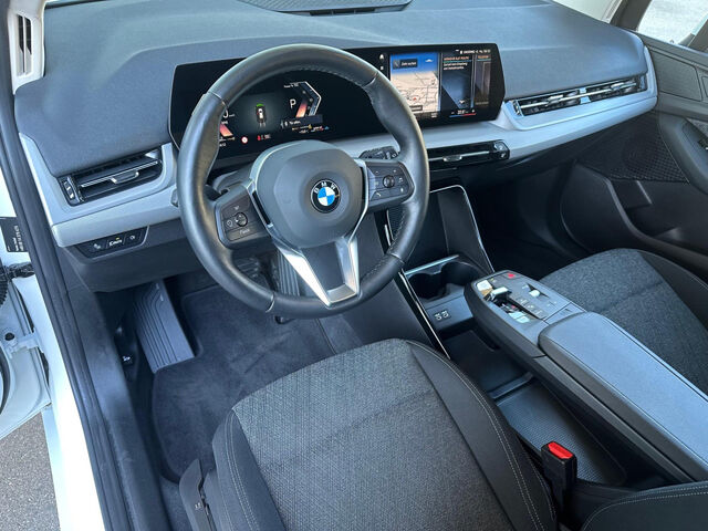 BMW 220 Active Tourer 220i AT. Kamera LED HiFi Widescreen Lenkradheiz Bluetooth Navi Klima PDC el. Fenster Ansicht 11 für Fahrzeugdetailseite