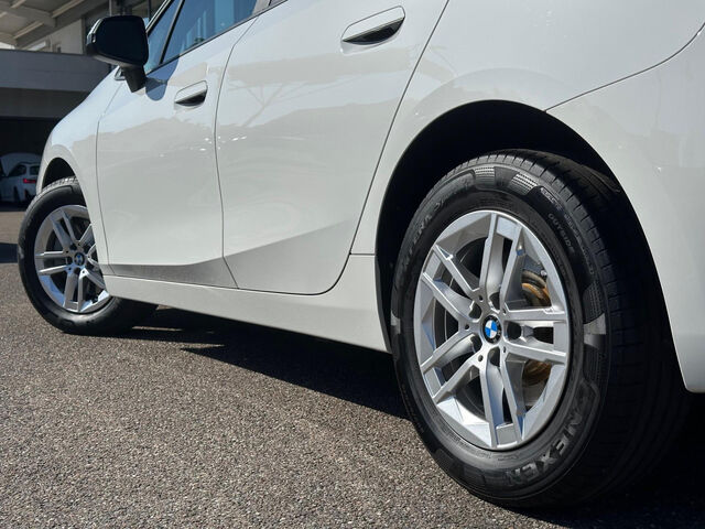 BMW 220 Active Tourer 220i AT. Kamera LED HiFi Widescreen Lenkradheiz Bluetooth Navi Klima PDC el. Fenster Ansicht 9 für Fahrzeugdetailseite