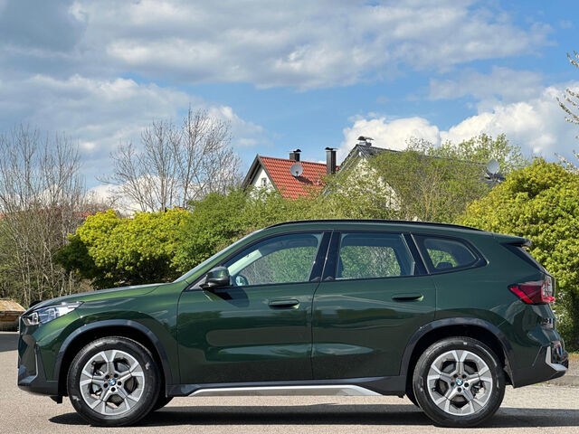 BMW X1 xDrive 20d Sports.HUD ACC SurView.Har/Kar.AHK Bluetooth Navi LED Klima PDC el. Fenster Ansicht 9 für Fahrzeugdetailseite