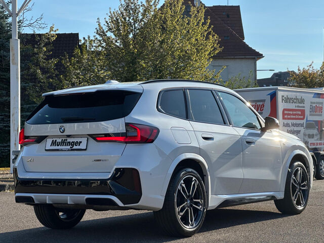 BMW X1 x23i M Sport HUD ACC PanoD.SurView.Ha/Ka.19 Sportpaket Bluetooth Navi LED Klima PDC el. Fenster Ansicht 6 für Fahrzeugdetailseite