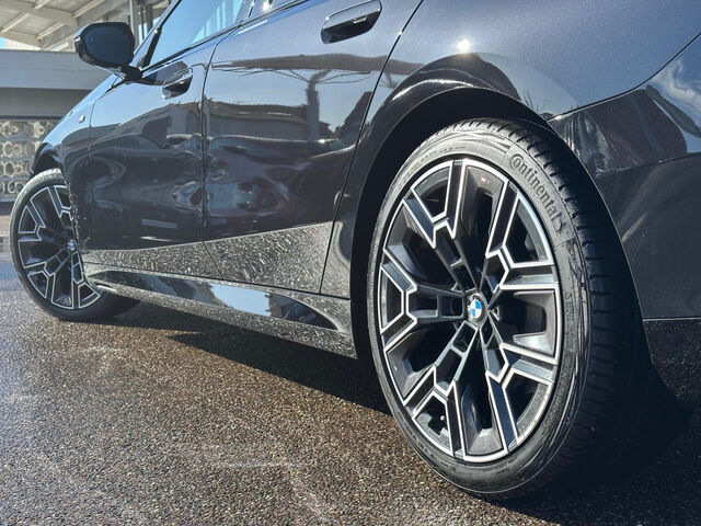 BMW 520 d xDr.M Sport Standh.AHK SurView Sitzbel.20 Sportpaket Bluetooth HUD Navi LED Vollleder Klima Sta Ansicht 10 für Fahrzeugdetailseite