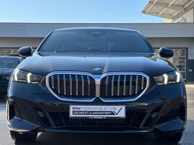 BMW 520 d xDr.M Sport Standh.AHK SurView Sitzbel.20 Sportpaket Bluetooth HUD Navi LED Vollleder Klima Sta Ansicht 4 für Fahrzeugdetailseite