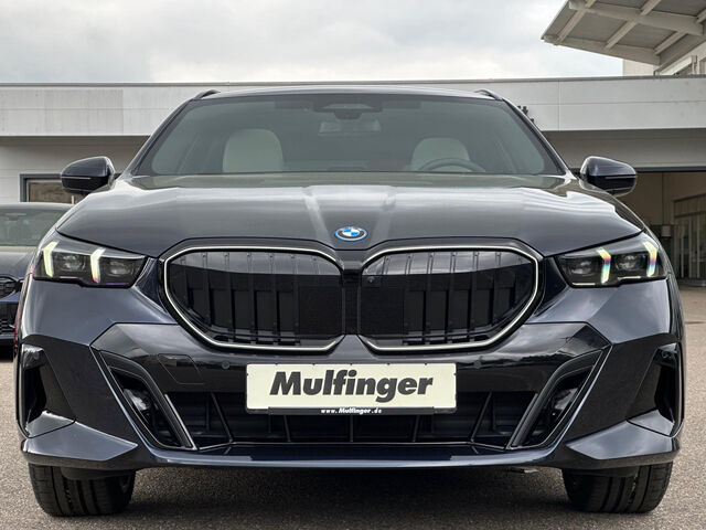 BMW 550 e xDr.T.M Sport Pro ACC PanoD.360Â° B+W.AHK21 Sportpaket Bluetooth HUD Navi LED Klima Standhzg Ansicht 3 für Fahrzeugdetailseite
