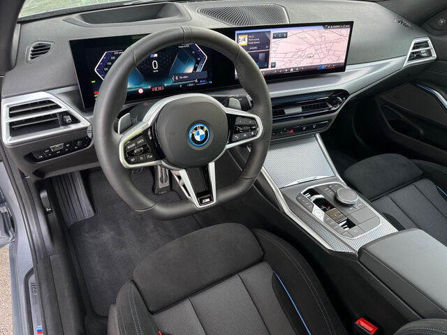 BMW 330 e M Sport HUD SuView GlasD.Lenkradh.Ha/Ka.AHK Sportpaket Bluetooth Navi LED Klima Aktivlenkung St Ansicht 12 für Fahrzeugdetailseite