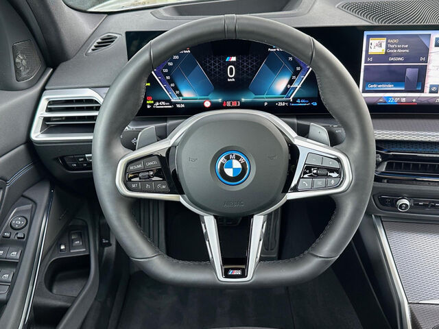 BMW 330 e M Sport HUD SuView GlasD.Lenkradh.Ha/Ka.AHK Sportpaket Bluetooth Navi LED Klima Aktivlenkung St Ansicht 14 für Fahrzeugdetailseite