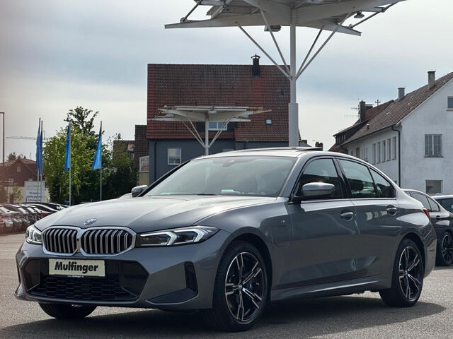 BMW 330 e M Sport HUD SuView GlasD.Lenkradh.Ha/Ka.AHK Sportpaket Bluetooth Navi LED Klima Aktivlenkung St Ansicht 4 für Fahrzeugdetailseite