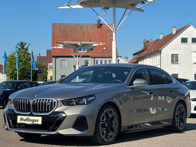 BMW i5 e40 M Sport IntAktivL.Sitzbel.Bow&Wil.AHK 20 Sportpaket Bluetooth HUD Navi LED Klima Aktivlenkung Ansicht 4 für Fahrzeugdetailseite