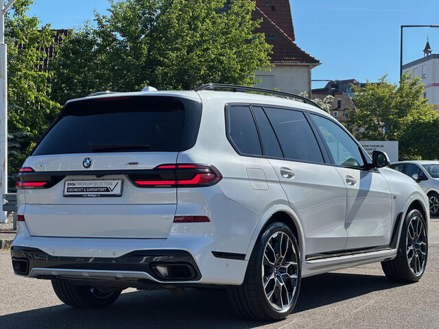 BMW X7 x40d M Sport Pro Standh.Sky ExDrivePro IntAkt Sportpaket Bluetooth HUD Navi LED Vollleder Klima L Ansicht 8 für Fahrzeugdetailseite