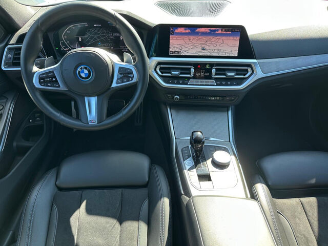 BMW 330 e T.xDr.M Sport HUD ACC Laser SuView.HiFi AHK Sportpaket Bluetooth Navi Klima Standhzg PDC el. Fe Ansicht 11 für Fahrzeugdetailseite
