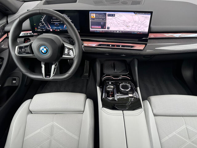 BMW 530 e xDr.M Sport Pro IntAktiv.ACC Pano.B&W AHK21 Sportpaket Bluetooth HUD Navi LED Vollleder Klima A Ansicht 13 für Fahrzeugdetailseite