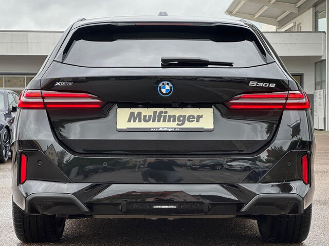 BMW 530 e xDr.M Sport Pro IntAktiv.ACC Pano.B&W AHK21 Sportpaket Bluetooth HUD Navi LED Vollleder Klima A Ansicht 8 für Fahrzeugdetailseite
