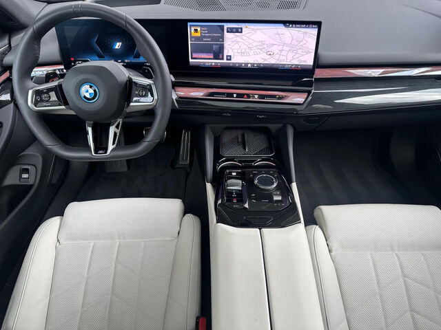 BMW 550 e T.xDr.M Sport Pro ACC HUD PanoD.SitzBel.AHK Sportpaket Bluetooth Navi LED Klima Aktivlenkung St Ansicht 13 für Fahrzeugdetailseite