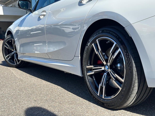 BMW 330 e xDr.T.M Sport Pro HUD ACC Pano.Lenkradh.AHK Sportpaket Bluetooth Navi LED Vollleder Klima Aktiv Ansicht 10 für Fahrzeugdetailseite