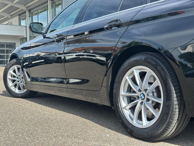 BMW 530 d Touring Sports.Kamera LiveProf.Sitzheiz.AHK Bluetooth Navi LED Klima PDC el. Fenster Ansicht 10 für Fahrzeugdetailseite