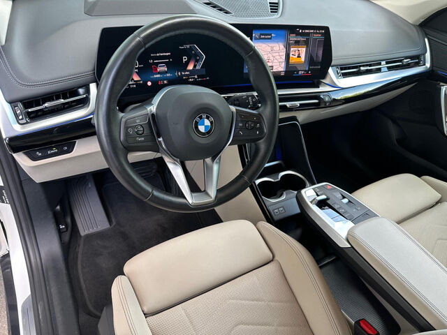 BMW X1 x20d Sports.HUD SuView.LiveProf.Lenkradh.18 Bluetooth Navi LED Vollleder Klima PDC el. Fenster Ansicht 12 für Fahrzeugdetailseite