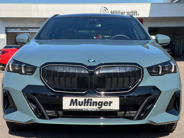 BMW 550 e T.xDr.M Sport Pro ACC 360Â°Pano.Sitzbel.AHK Sportpaket Bluetooth HUD Navi LED Vollleder Klima Ansicht 3 für Fahrzeugdetailseite