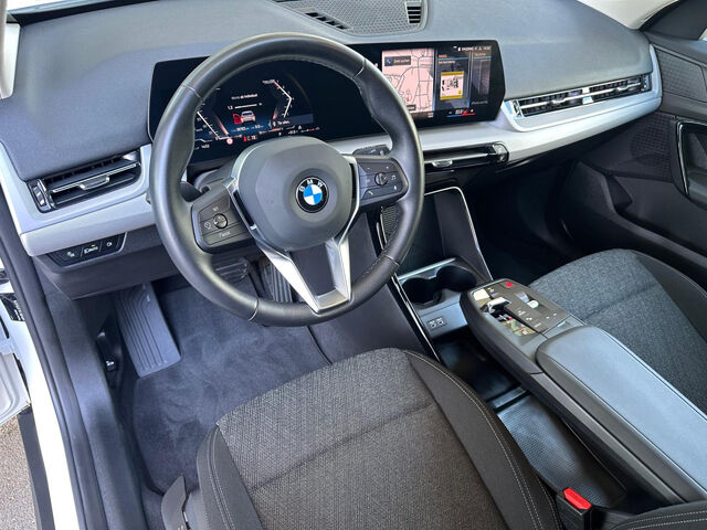 BMW X1 sDrive 20i Navi Kamera LED Sitzheizung 17 Bluetooth Klima PDC el. Fenster Ansicht 12 für Fahrzeugdetailseite