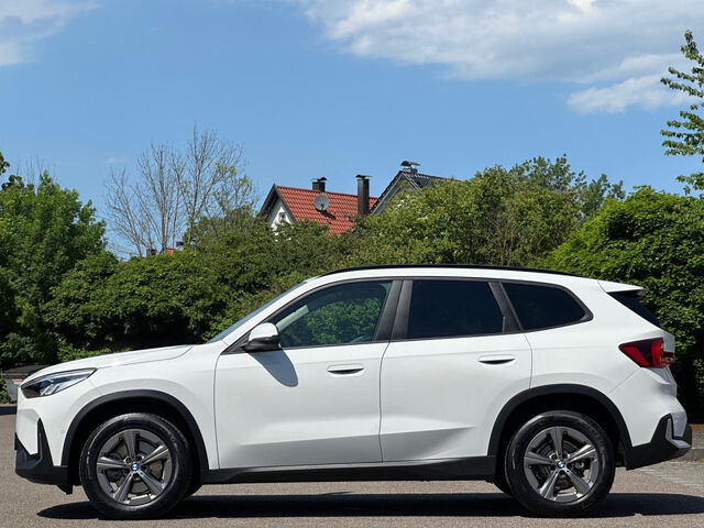 BMW X1 sDrive 20i Navi Kamera LED Sitzheizung 17 Bluetooth Klima PDC el. Fenster Ansicht 6 für Fahrzeugdetailseite