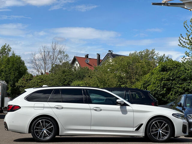 BMW 530 d xDr.T.M Sport ACC LiveProf.Kamera HiFi AHK Sportpaket Bluetooth Navi LED Vollleder Klima PDC el Ansicht 4 für Fahrzeugdetailseite