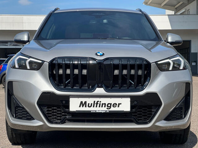 BMW X1 x23d M Sport PRO Massage ACC Pano.360Â°H/K.AHK Sportpaket Bluetooth HUD Navi LED Klima PDC el. Ansicht 3 für Fahrzeugdetailseite
